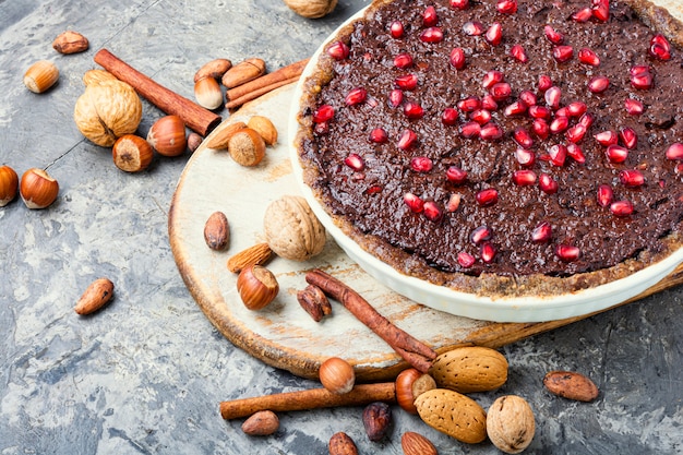 Tarta de chocolate con granada