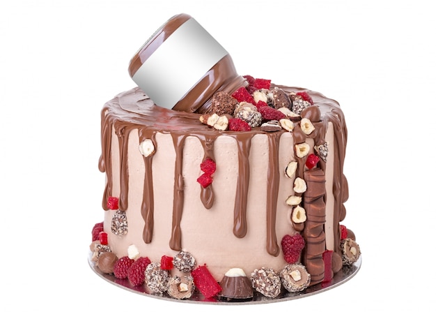 Tarta de chocolate hecha de chocolates y frambuesas