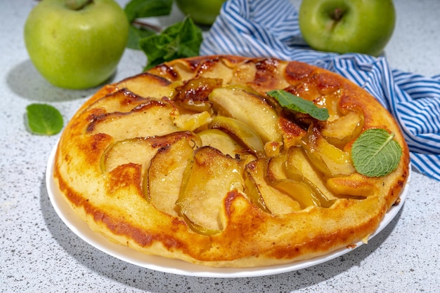 Tarta clásica de manzana al revés