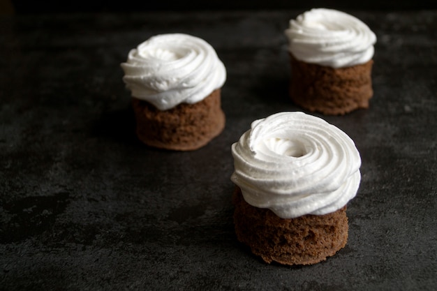 Tarta con crema de proteínas.