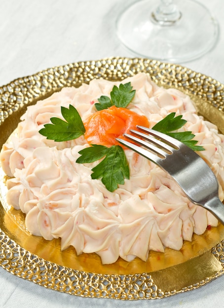 Tarta cremosa de mousse de salmón