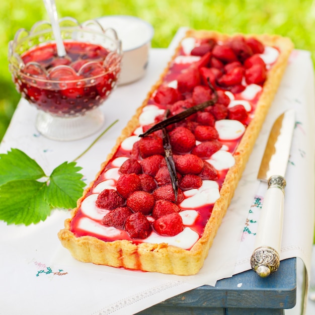 Tarta de cuajada de naranja con fresas de vainilla