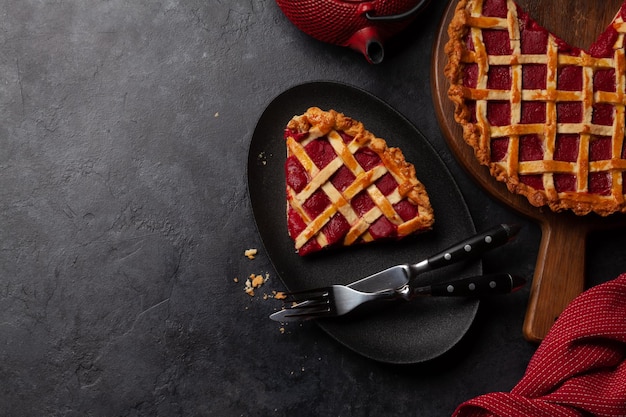 Tarta dulce de frambuesa y mermelada de fresa