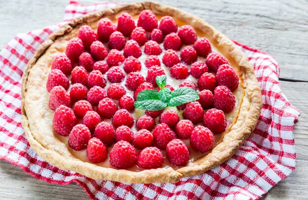 Tarta de frambuesa con crema pastelera