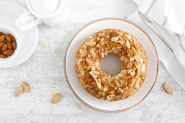 Tarta francesa de almendras con nueces Vista superior arriba