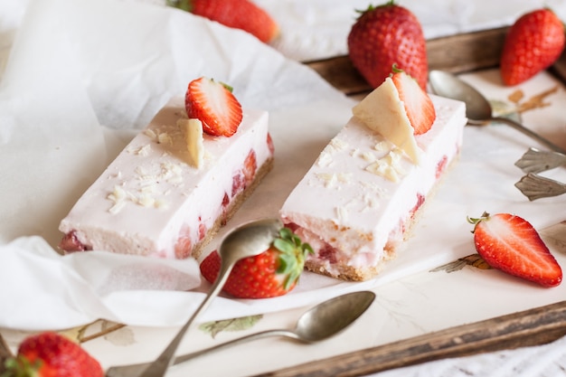 tarta de fresa en un plato