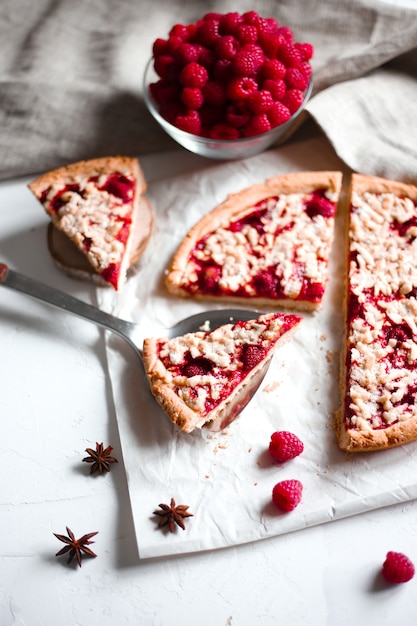 Tarta de fresas y frambuesas