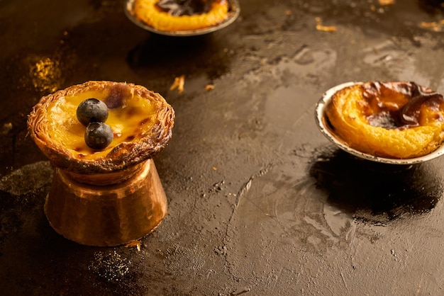 Tarta de huevo, postre tradicional portugués, pastel de nata.