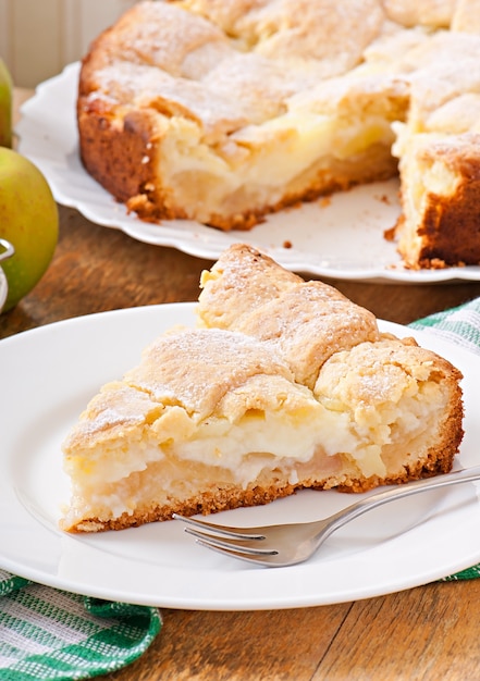 Tarta de manzana con crema pastelera