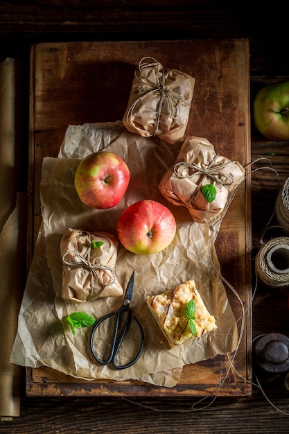 Tarta de manzana rústica para llevar con crumble y glaseado