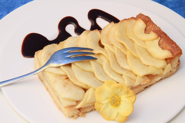 tarta con manzanas