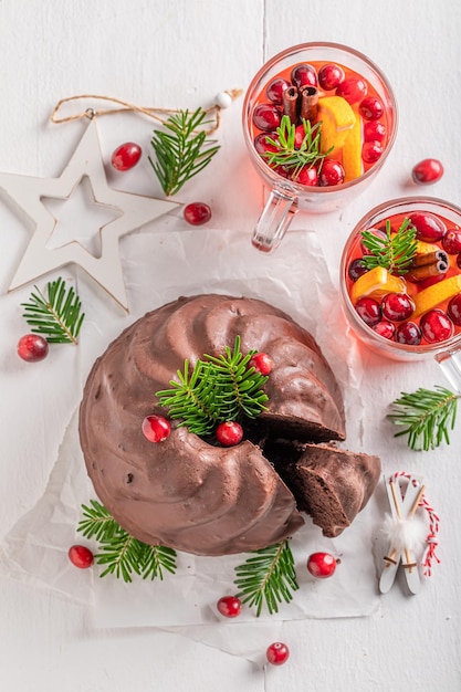 Tarta de Navidad con arándanos y chocolate