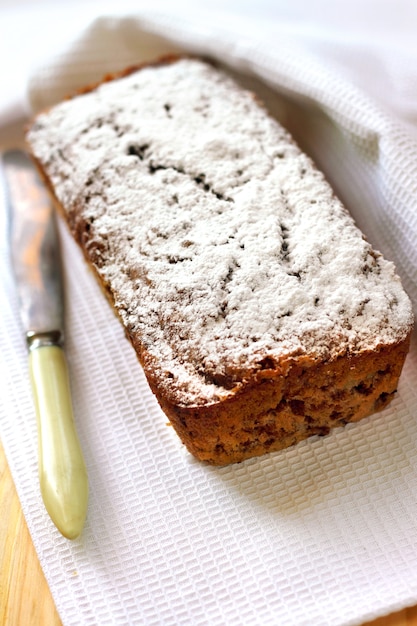 Tarta de plátano con nueces y chocolate negro