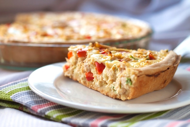 Tarta de pollo con pimentón y queso de cabra