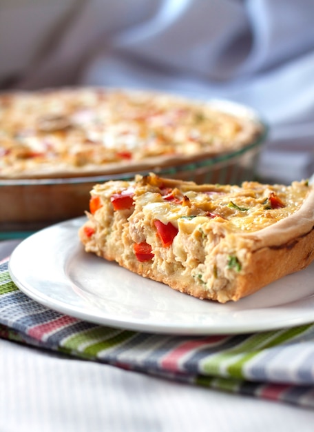 Tarta de pollo con pimentón y queso