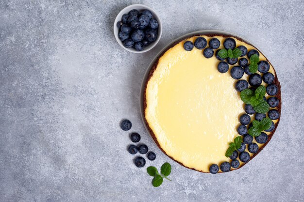 Tarta de queso con arándanos