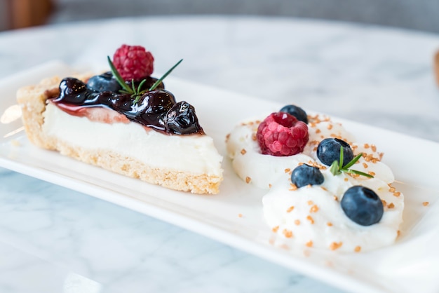 Tarta de queso con arándanos