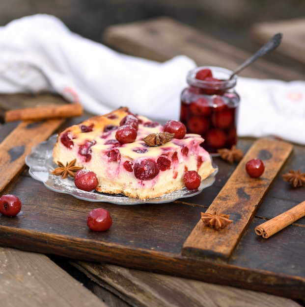 Tarta De Queso Con Bayas De Cerezas