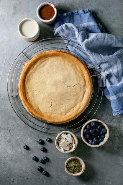 Tarta de queso con coberturas