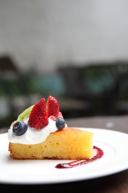 Tarta de queso con frutas