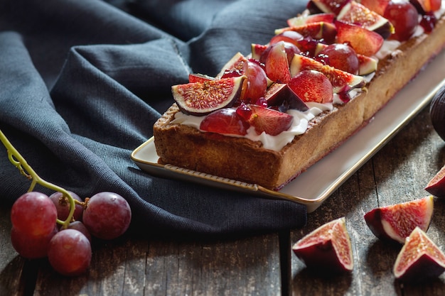 Tarta Con Uvas Y Higos