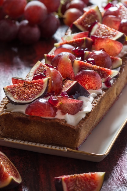 Tarta Con Uvas Y Higos