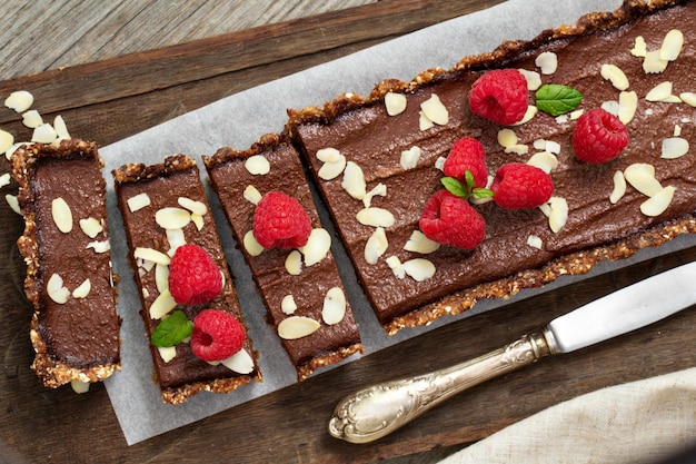 Tarta vegana de chocolate con almendras