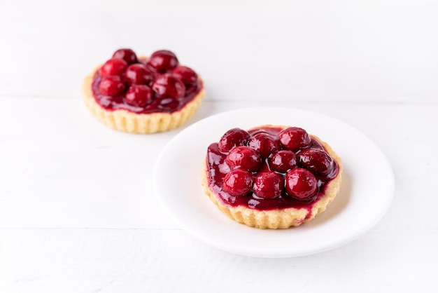 Tartaletas Caseras Tarta con Frutos Rojos Sobre Fondo Blanco Sabrosas Tartas Decoradas con Frutos Rojos