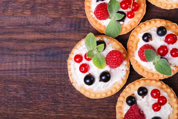 Tartaletas de frutos rojos, frambuesa, grosella y mora