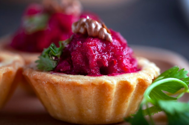 Tartaletas con relleno de remolacha y nueces