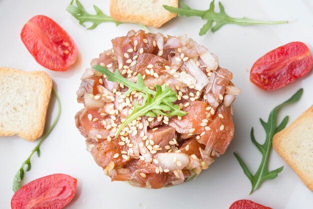 Tartar Lachs mit Avocado