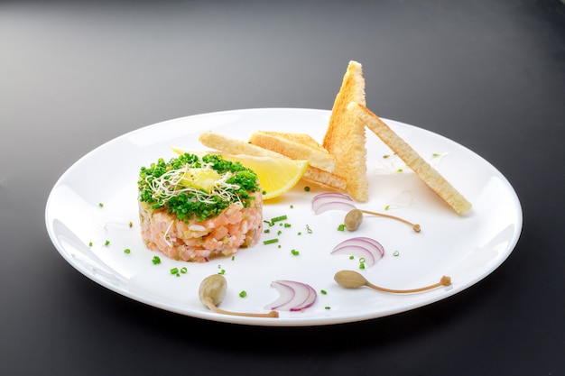 Tartar de salmón