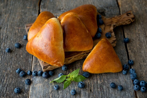 Tartas caseras recién horneadas con arándanos