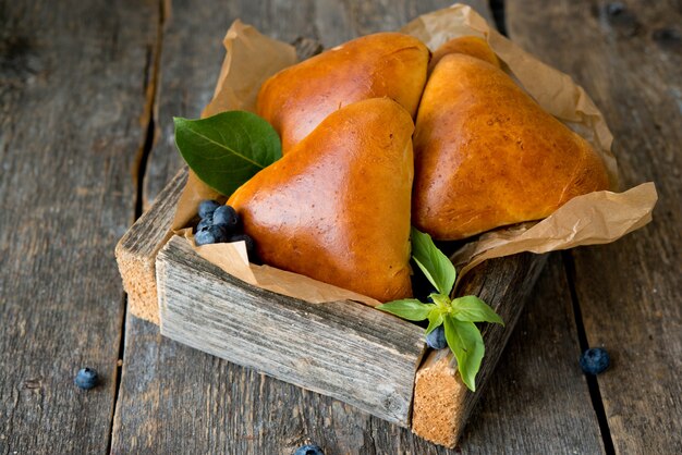 Tartas caseras recién horneadas con arándanos