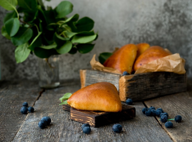 Tartas caseras recién horneadas con arándanos