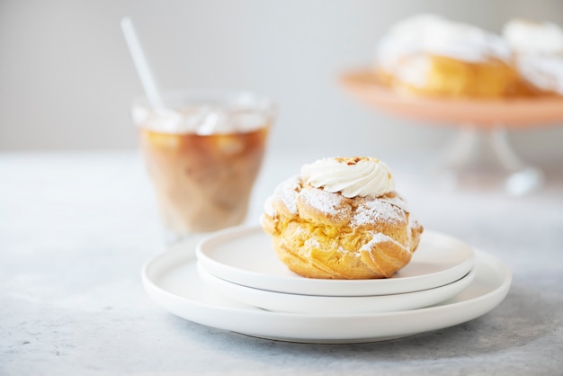 Tartas de crema pastelera con crema