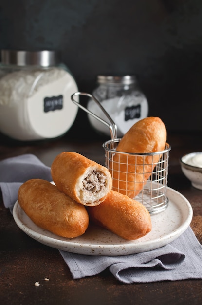 Tartas fritas caseras con hígado y papas