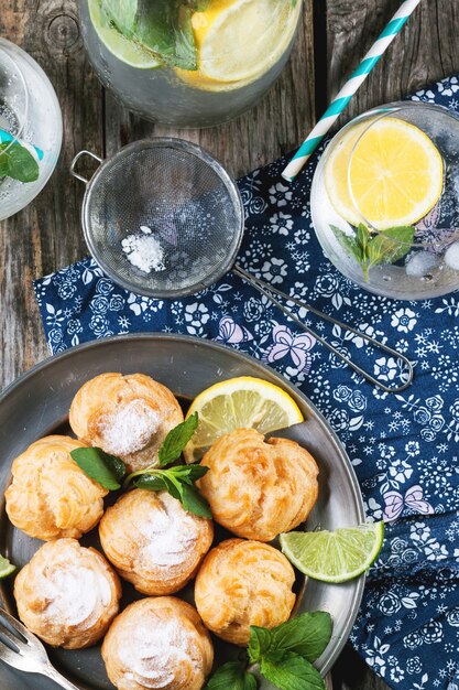 Tartas profiteroles con limonada