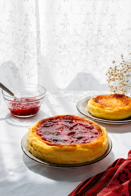 Tartas de queso caseras con mermelada