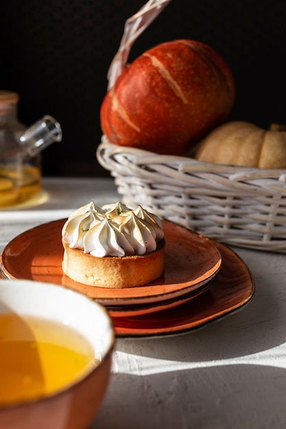 Tarte de Limão com Merengue no Prato