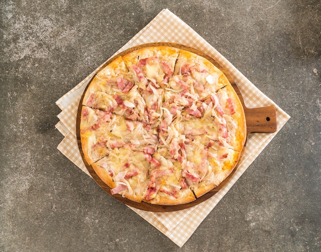 Tarte flambé pizza