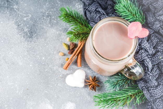 Tasse der heißen schokolade des winters