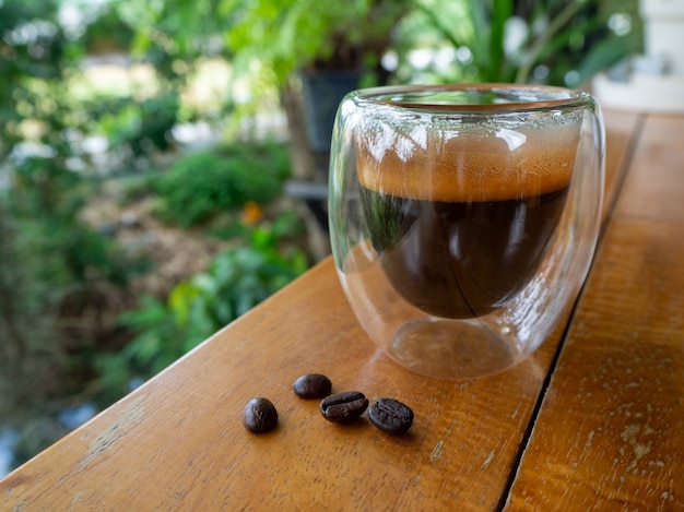 Tasse Espresso auf dem Tisch