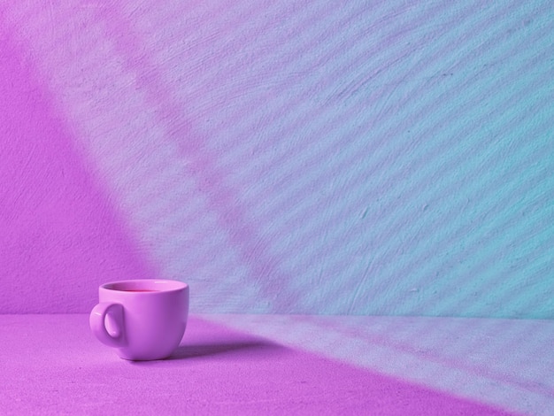 Tasse Espresso im Neonlicht