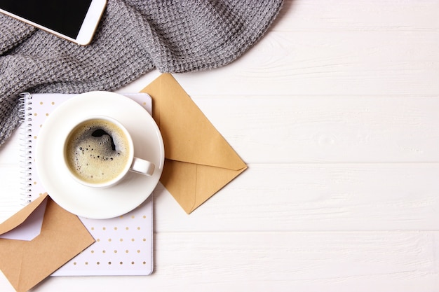 Tasse Kaffee mit Schaum hautnah mit Platz für Text