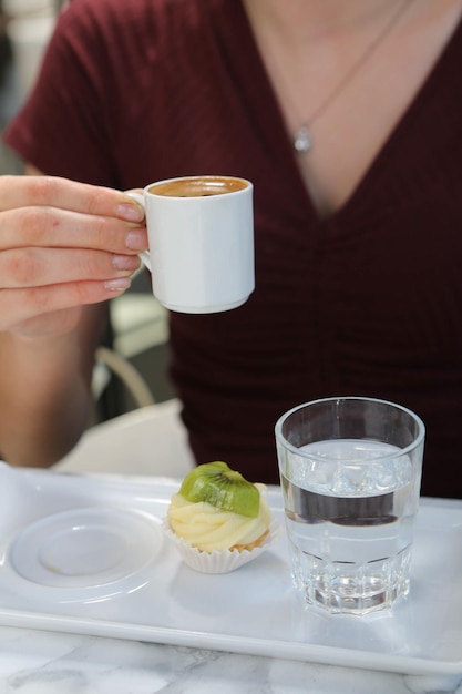 Tasse türkischen Kaffee auf dem Tisch