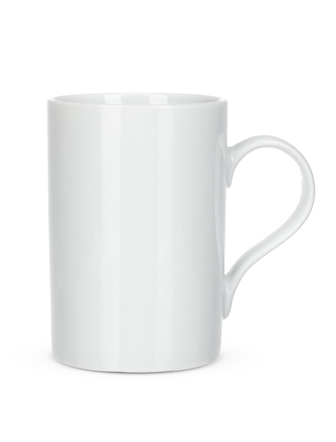 Taza blanca vacía aislar sobre fondo blanco.