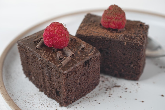 Taza de café y brownie de pastel de chocolate