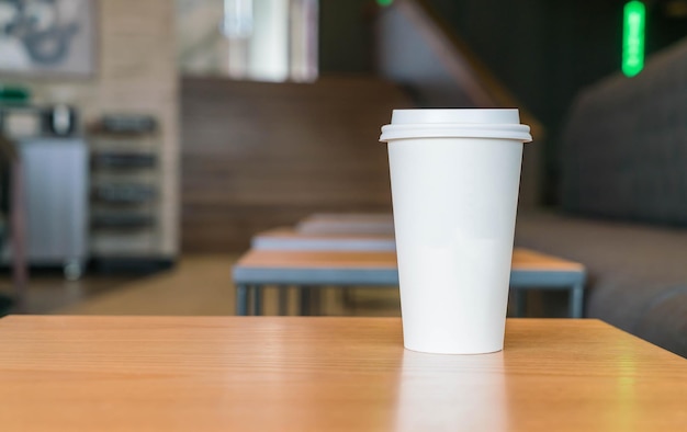 taza de café en la cafetería