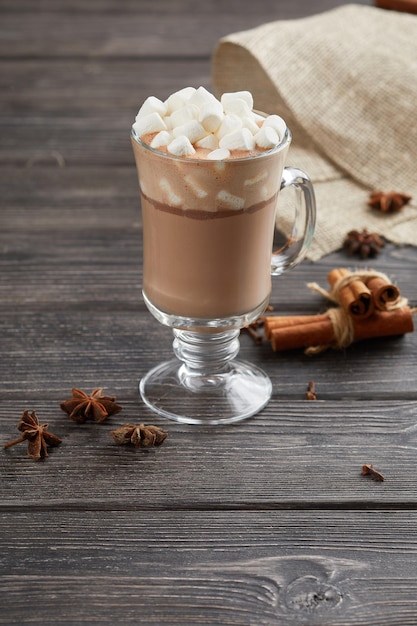 Taza de café con chocolate